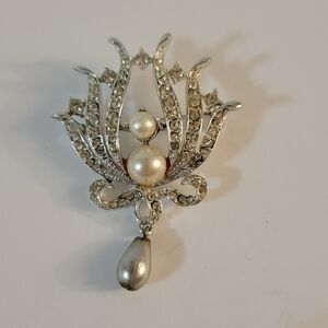 Lisner Brooch Faux Pearl Crystal Brooch